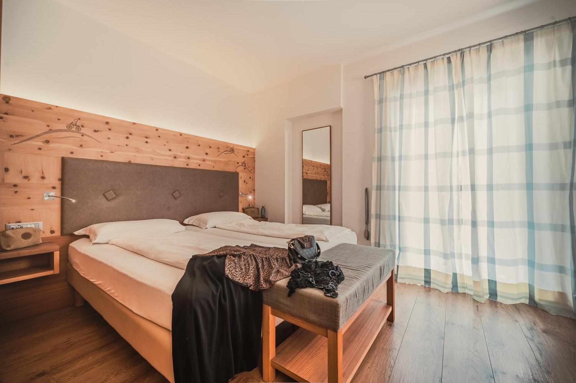 Cristallo Sport & Wellness Hotel Levico Terme Pokoj fotografie